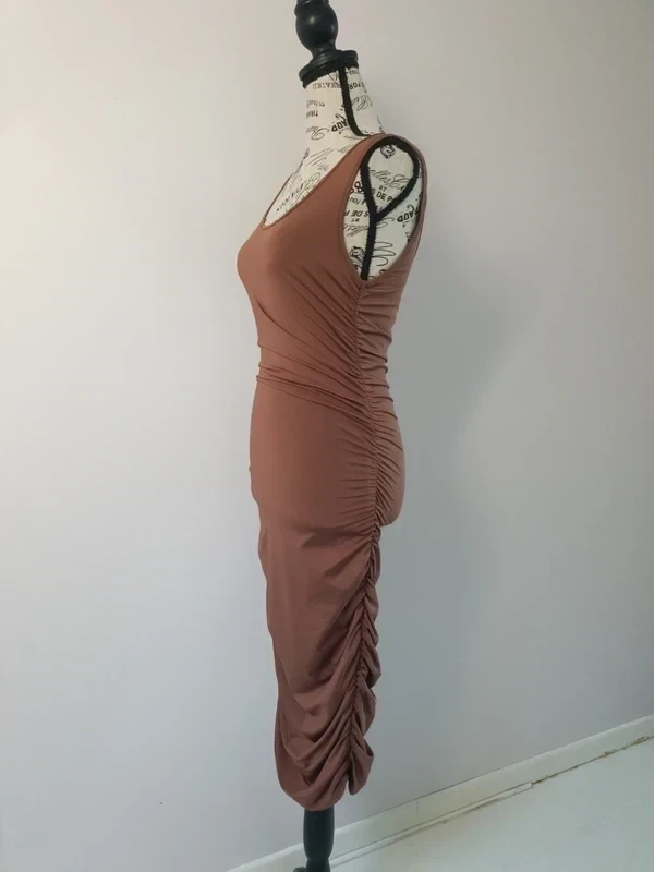 Vestido largo ajustado marrón fruncido SBetro – Talla S (36) – photo 3